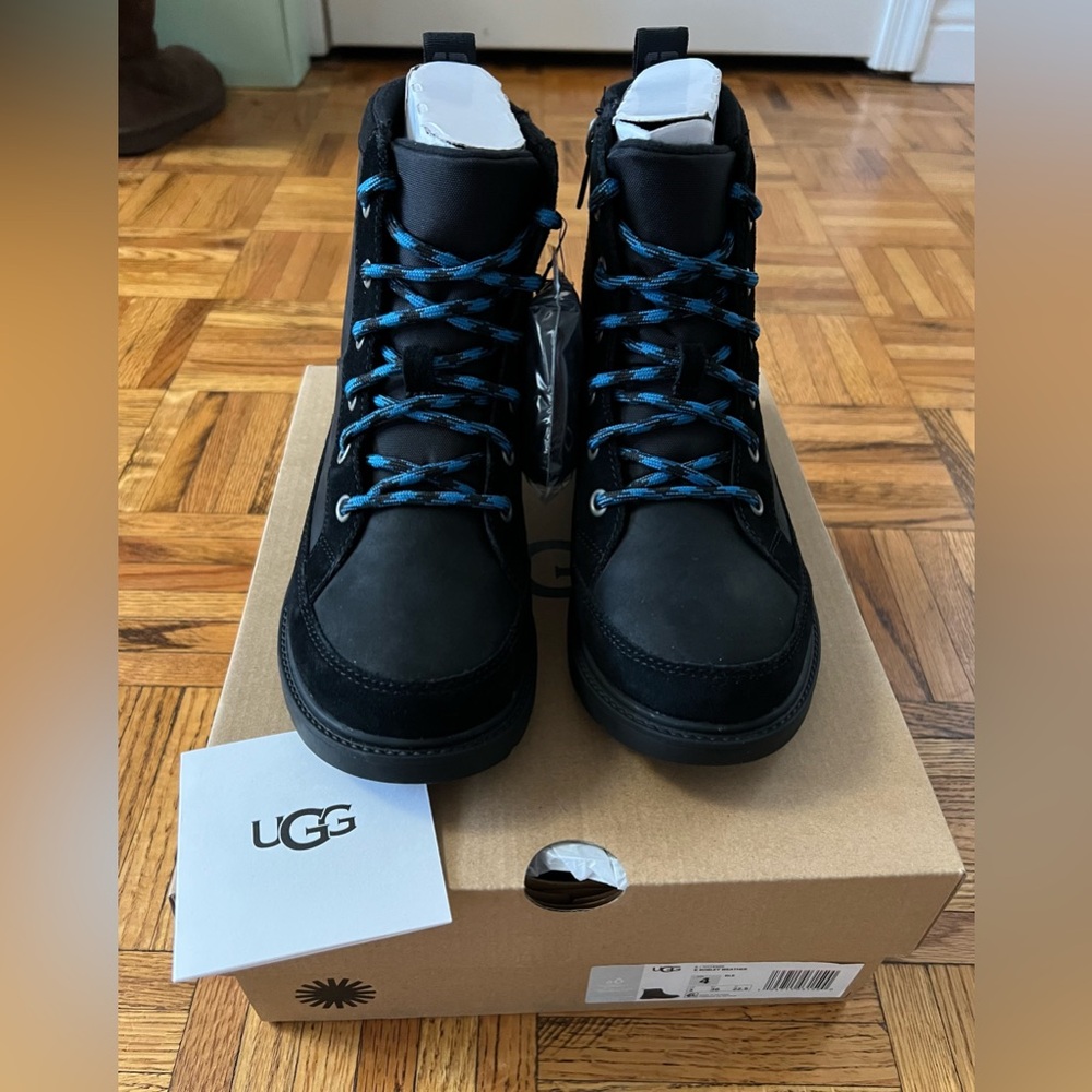 Kid’s Uggs.